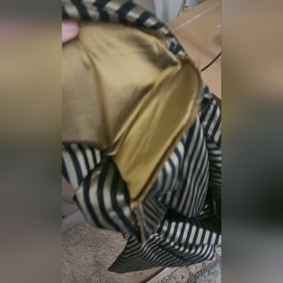 Vintage Striped Gold/Black Metallic blazer. Size medium - Picture 8 of 10